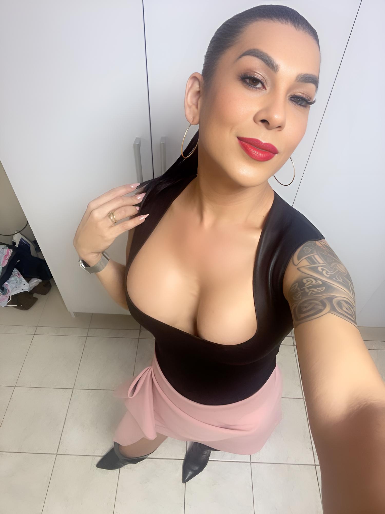 Victoria-Trans-TS-Escort-Aruba